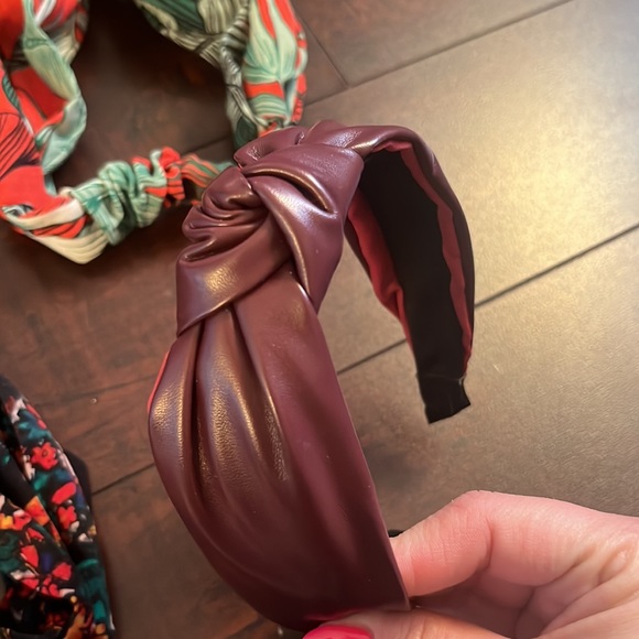 Lot of Floral Metal Faux Leather Headbands - Picture 3 of 5